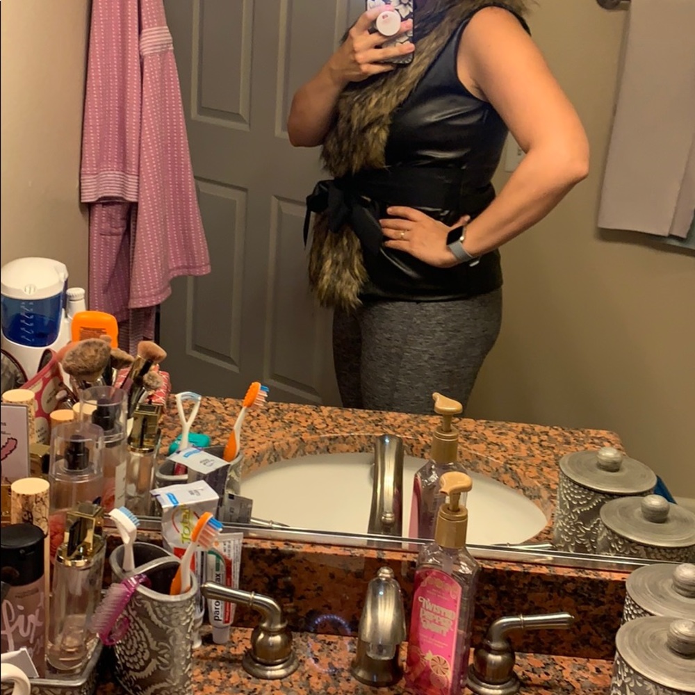 Lanshifei fur and faux leather vest - Picture 12 of 12